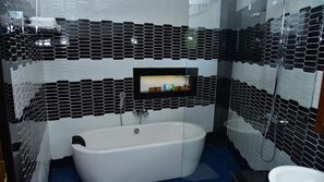 Articles de toilette écologiques, séchoir à cheveux, pantoufles