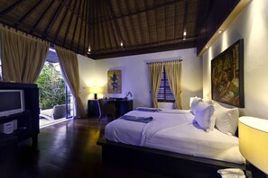 4 bedrooms, desk, free WiFi - Aventus Luxury Beachfront Villa Gianyar (Sukawati)
