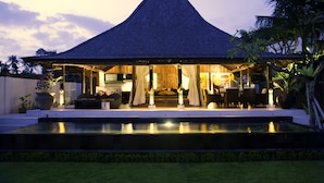 Unclassified image, 4 of 29, button - Aventus Luxury Beachfront Villa Gianyar (Sukawati)