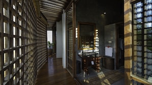 Unclassified image, 5 of 29, button - Aventus Luxury Beachfront Villa Gianyar (Sukawati)