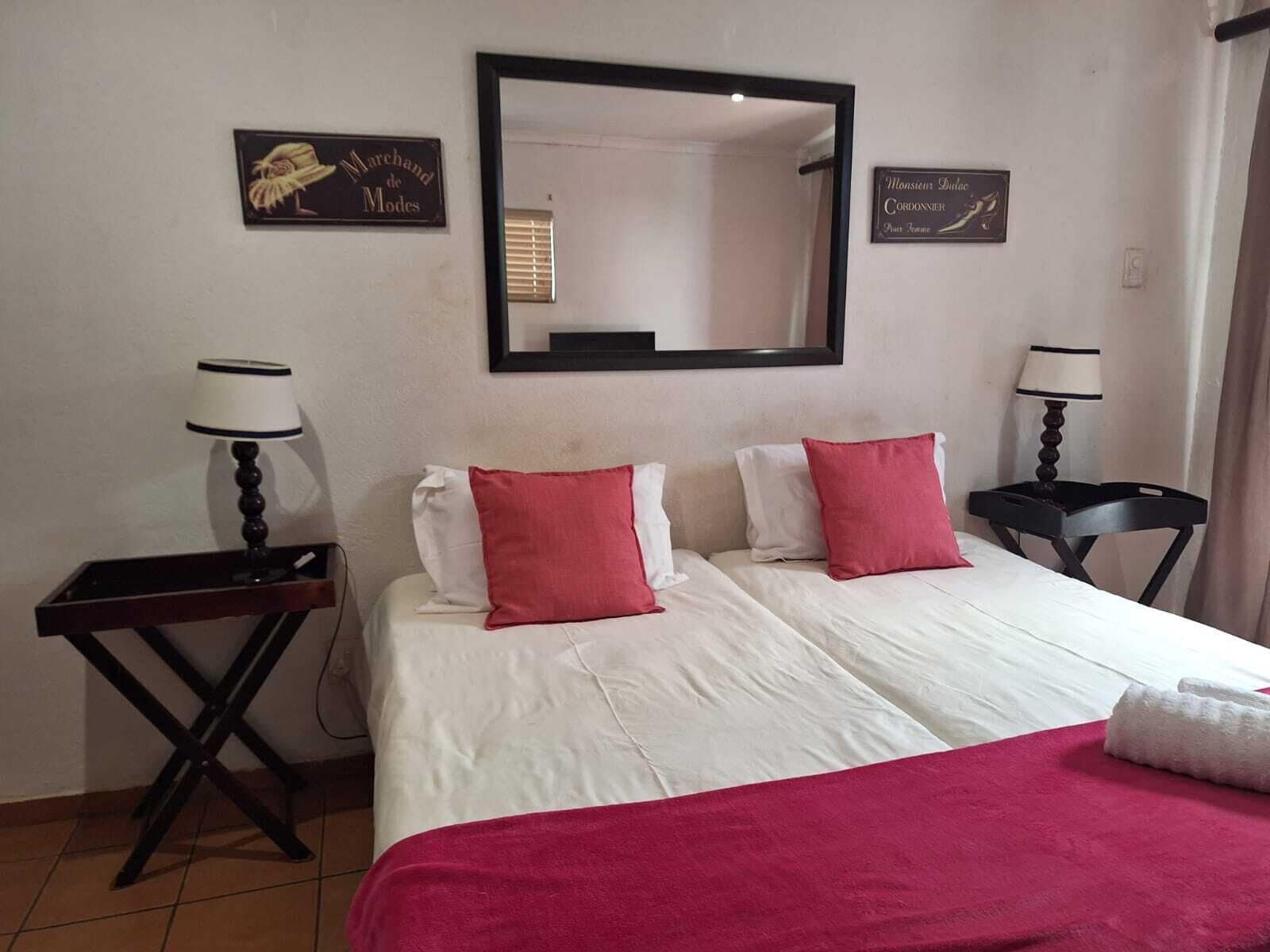 Decoración personalizada, muebles diferentes y escritorio 