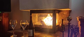 House with Fireplace and WIFI