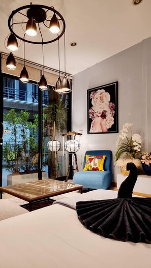 32-inch flat-screen TV with cable channels - Baan Bua Talay (Rayong)
