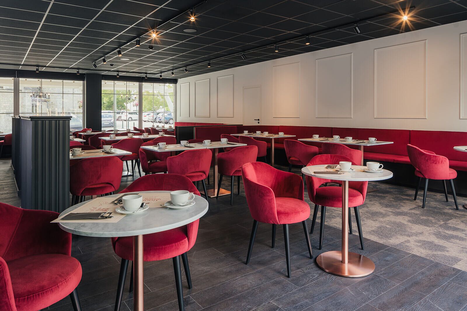 Petit déjeuner buffet (18 EUR par personne)