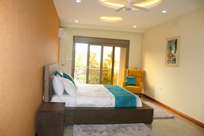 Desk, laptop workspace, free WiFi, bed sheets - Avenue Apartments Nyali by CHH (Mombasa)