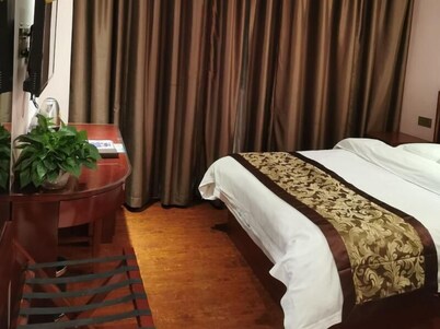 Greentree Inn Hebi Hengshan Road Business Hotel