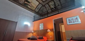 Interior - Costantinapoli 27 (Naples)