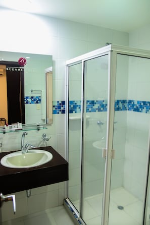 Bathroom - Hotel Buenos Aires Avenida (Cartagena)