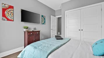 4 bedrooms, desk, iron/ironing board, free WiFi