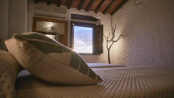 2 chambres, coffres-forts dans les chambres, fer et planche Ă repasser