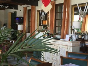 Bar (on property) - Villa Policreti Hotel (Aviano)