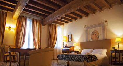 Villa Policreti Hotel