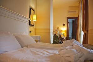 Room - Villa Policreti Hotel (Aviano)
