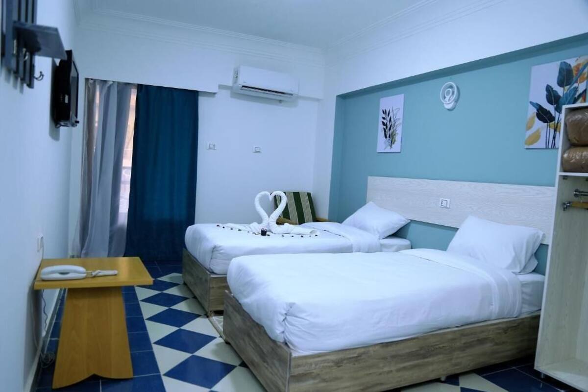 Seprai premium, tempat tidur Tempur-Pendic, minibar, dan kedap suara