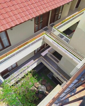 Property grounds - OYO 3939 Omahkoe Guest House Syariah (Malang)