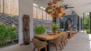 Vila Mewah | Ruang makan