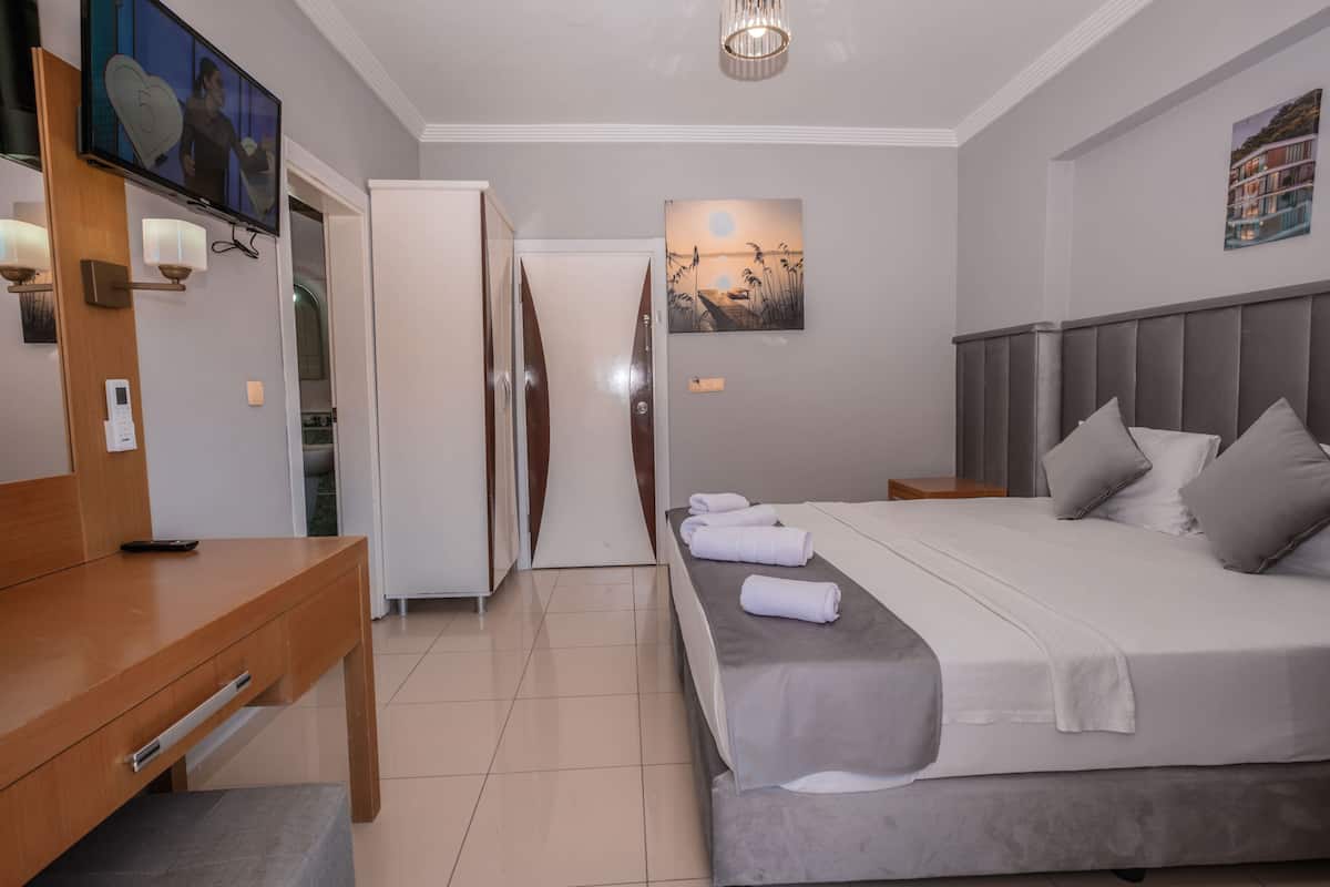 1 bedroom, premium bedding, in-room safe, soundproofing
