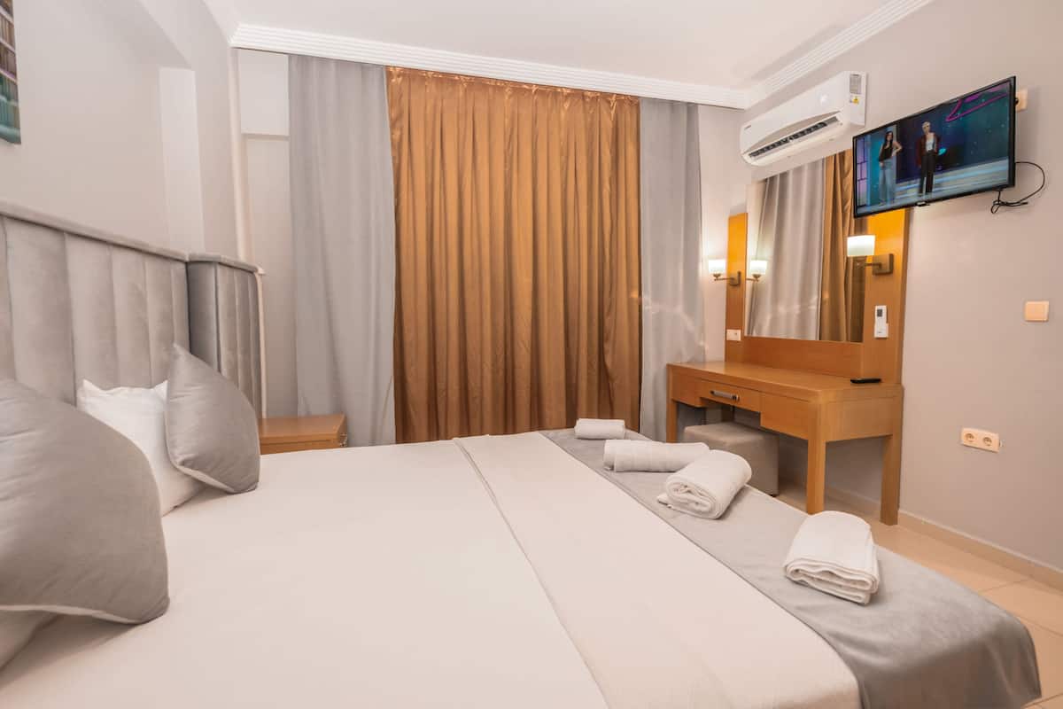 1 bedroom, premium bedding, in-room safe, soundproofing