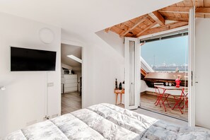 全景开间 | 免费 WiFi、床单