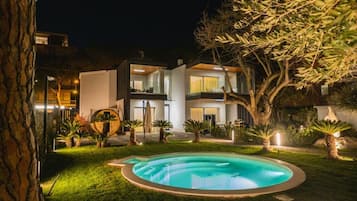 Front of property – evening/night