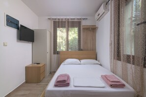 1 Schlafzimmer, Zimmersafe, Bügeleisen/Bügelbrett, WLAN