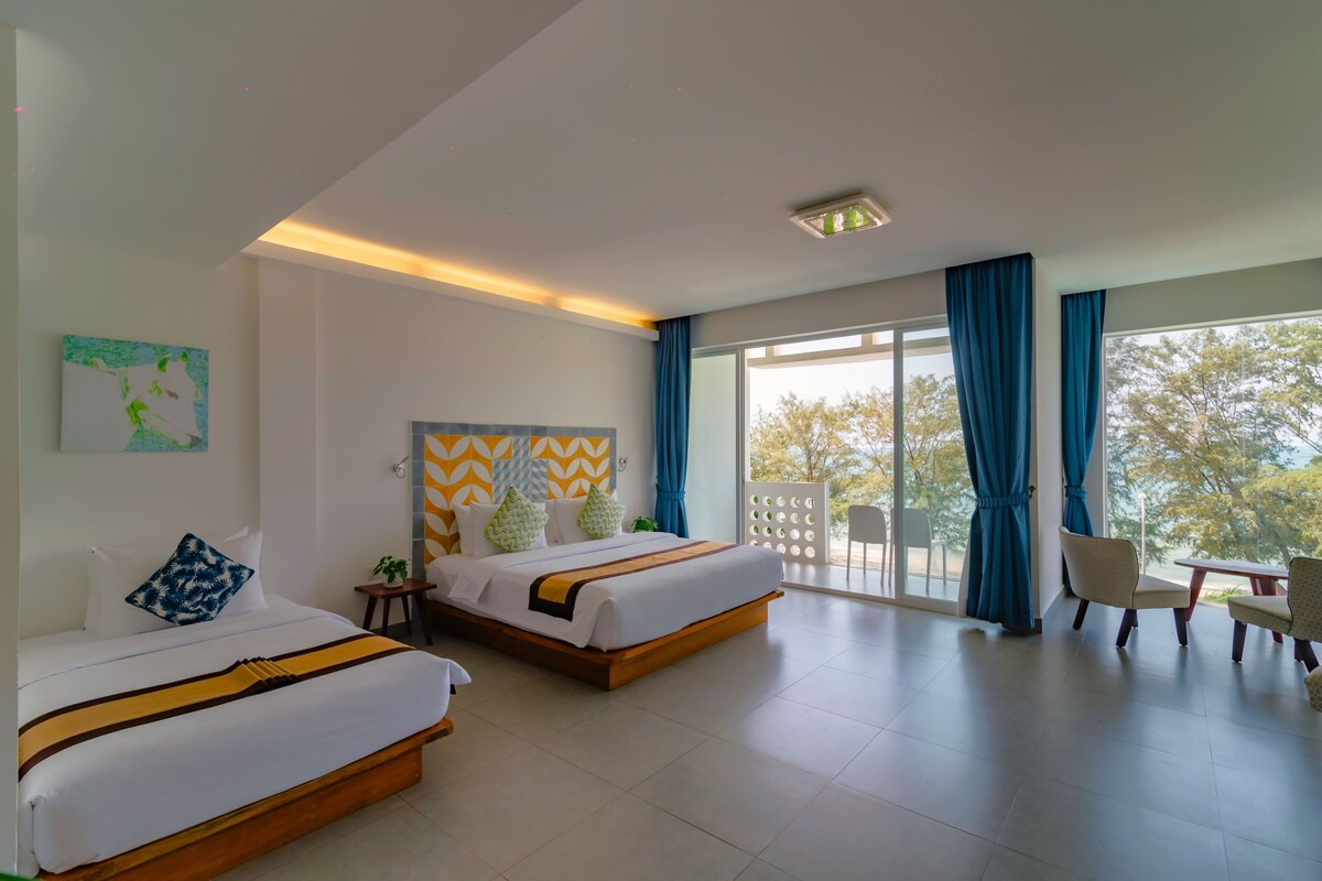 Deluxe Family Room Sea View | Utsikt mot strand/hav