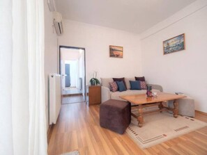 Family Apartment | Soundproofing, free WiFi, bed sheets - Mediterranean Guest House Balkan (Budva)