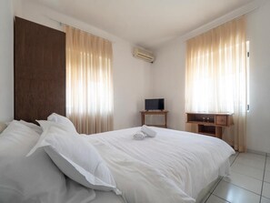 Economy Studio