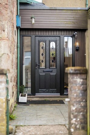 Exterior detail - Gilmore House - 5 Bedroom Home With Hot Tub (Blairgowrie)