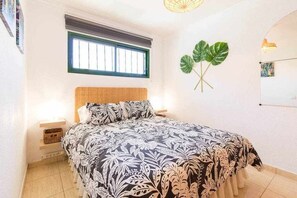 1 dormitorio, tabla de planchar con plancha, cuna de viaje y wifi