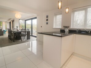 Fridge, dishwasher, electric kettle, toaster - 2 White Rock Court (Paignton)