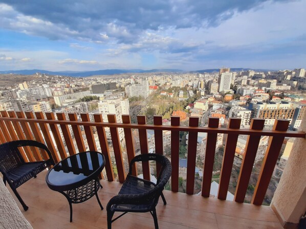 Appartement Deluxe | Vue sur la ville depuis l’hébergement