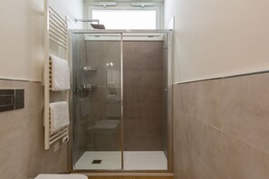 Hair dryer, bidet, towels, soap - Colombo Palace - Eden (Quartu Sant'Elena)