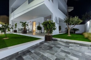 تناول الطعام بالخارج