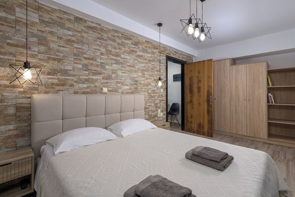 1 bedroom, free WiFi, bed sheets