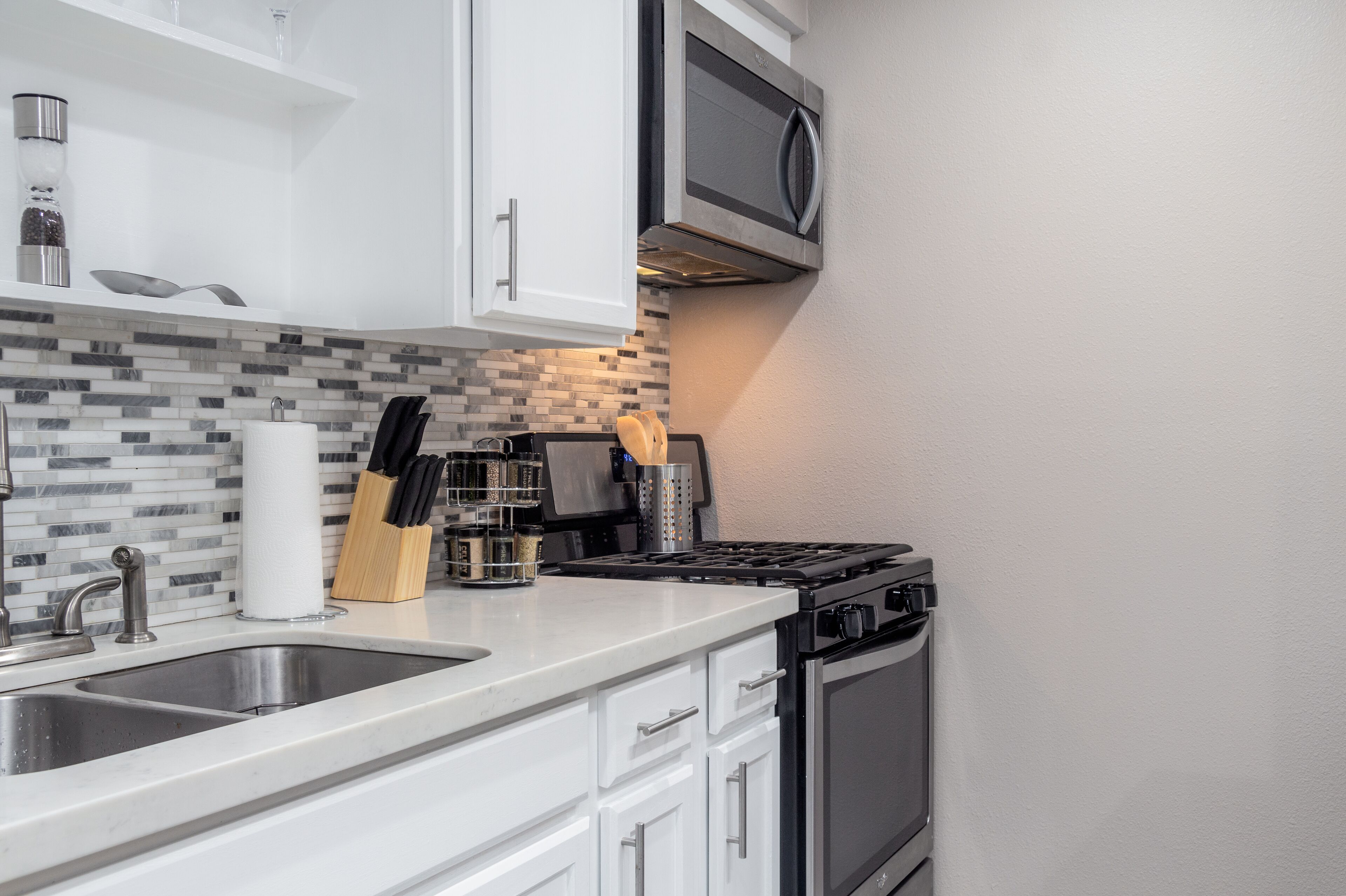 Your Montrose Studios! Sleeps 46/23BR/23BA/23PA