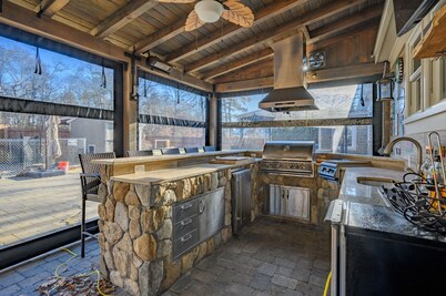 Family Tides: Private Retreat with Pool & Hot Tub