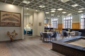 Lobby - Pine Astoria Hotel (Tbilisi)