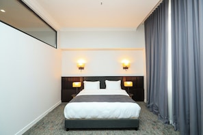 Standard Room | 1 bedroom, in-room safe, desk, laptop workspace