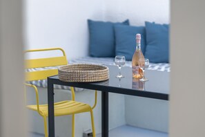 Classic Villa | Terrace/patio - Villa Tholos with Private Jacuzzi (Santorini)