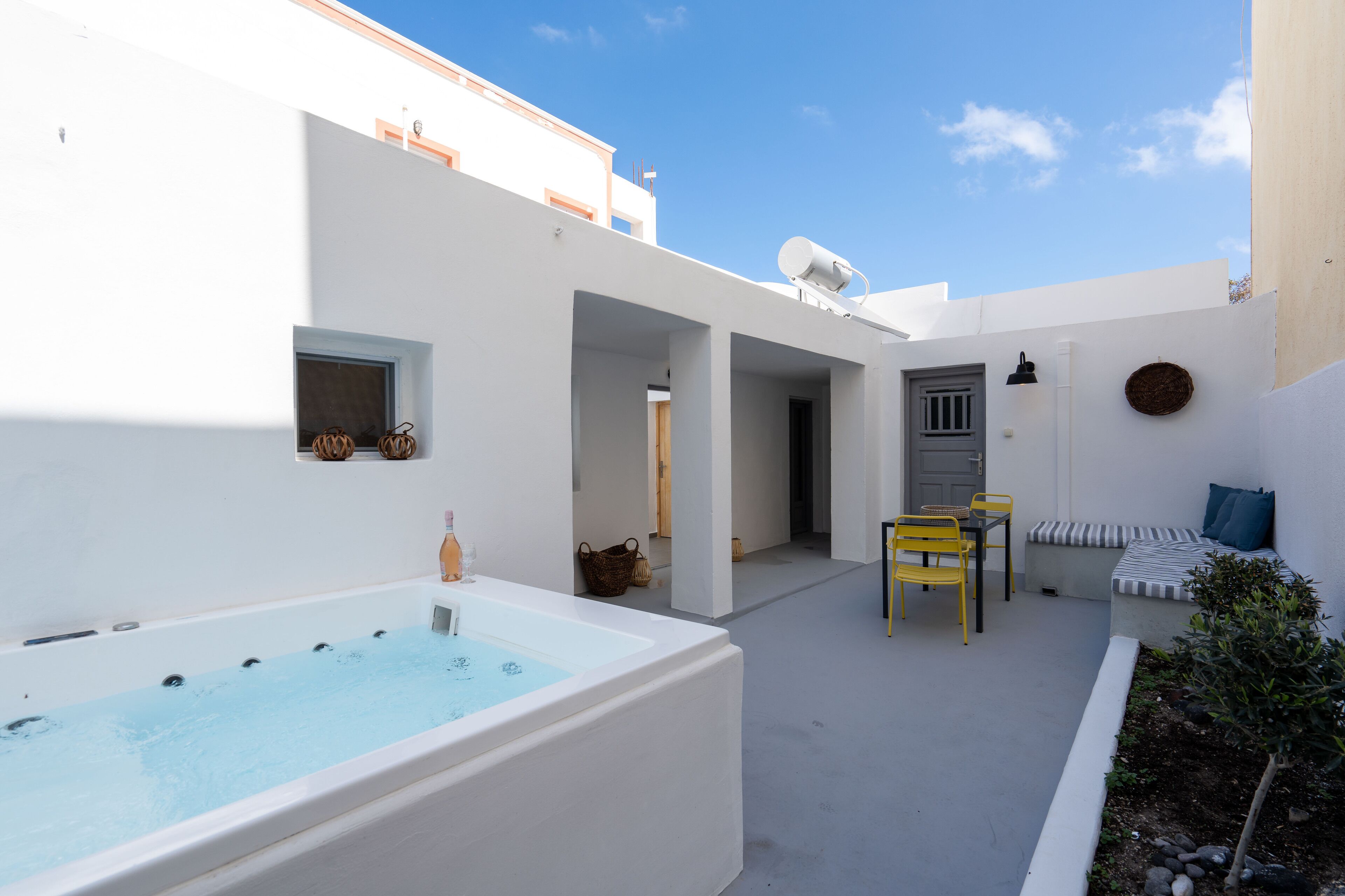 Villa Tholos with Private Jacuzzi
