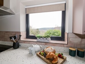 Kühlschrank, Geschirrspüler, Wasserkocher, Toaster