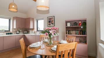 Cottage | Dining