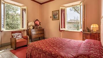 Schreibtisch, Bügeleisen/Bügelbrett