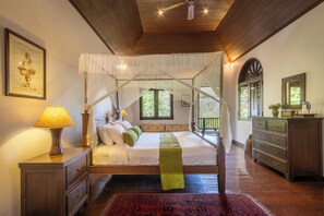 5 bedrooms, in-room safe, desk, iron/ironing board - Lanna Hill House. Beautiful Chiang Mai serviced pool villa in stunning location. (Mae On District,)