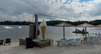 Quiet apartment. 150m to the sea and beach, dog allowed, parking lot in front of the house, WLAN