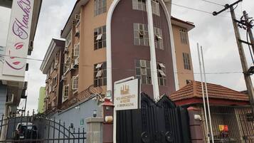 Fachada da propriedade
