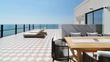 Beach/ocean view