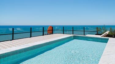 LIV Mackenzie Beach Suites