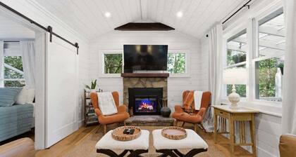 Happy Hiker, Nearby hiking, NEW FIREPIT, Modern renovation, Dog Friendly